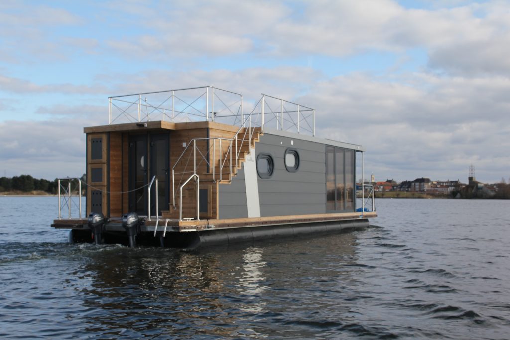 Luxe Houseboat II